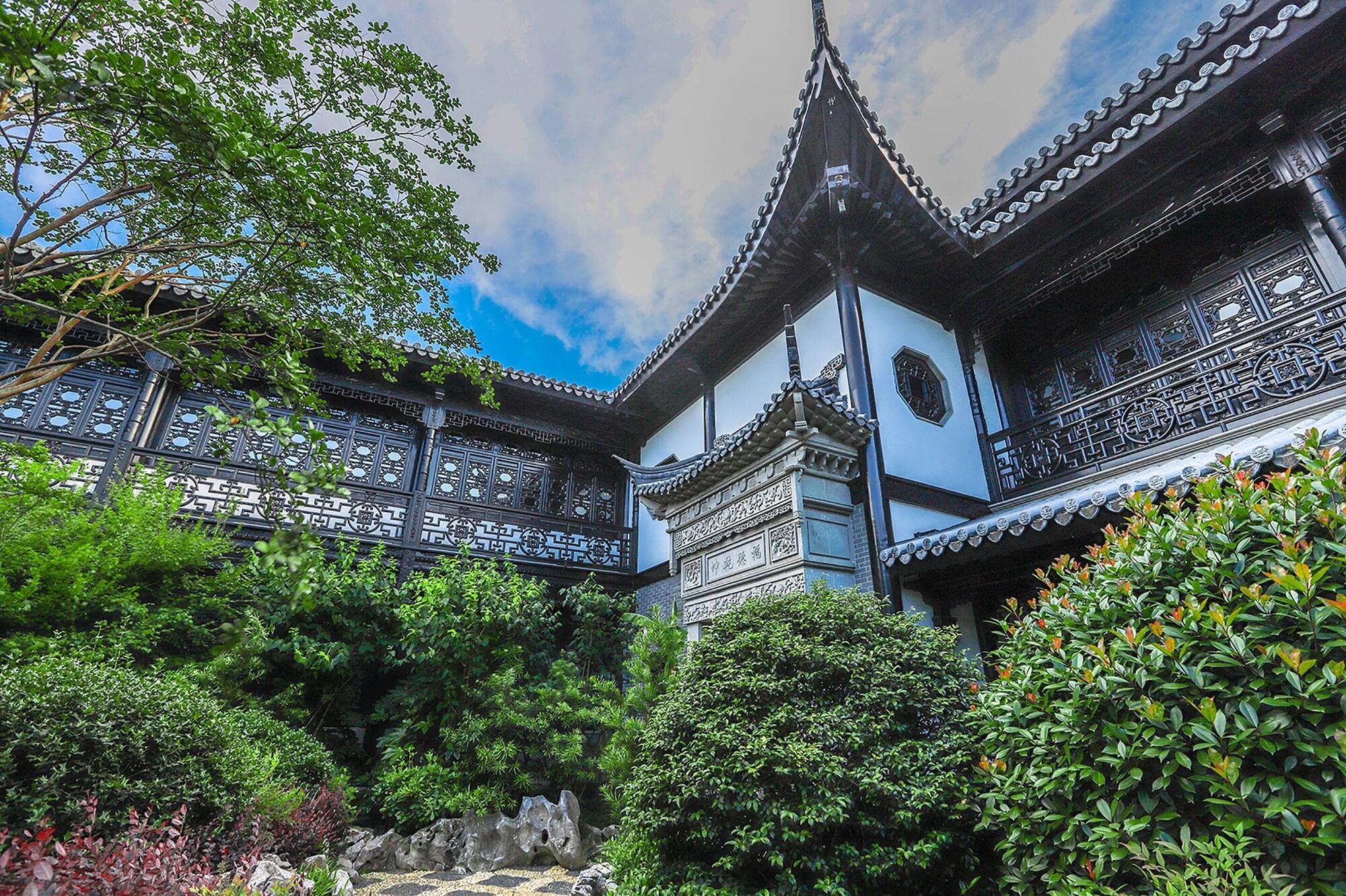 Royal Garden Hotel Shanghai-Free Shuttle To And From Disney & Pvg & Close Metro Line2 Easy To Sha New Expo Ngoại thất bức ảnh