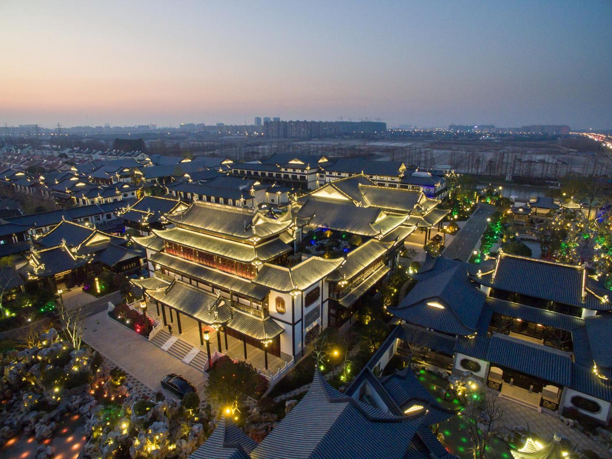 Royal Garden Hotel Shanghai-Free Shuttle To And From Disney & Pvg & Close Metro Line2 Easy To Sha New Expo Ngoại thất bức ảnh