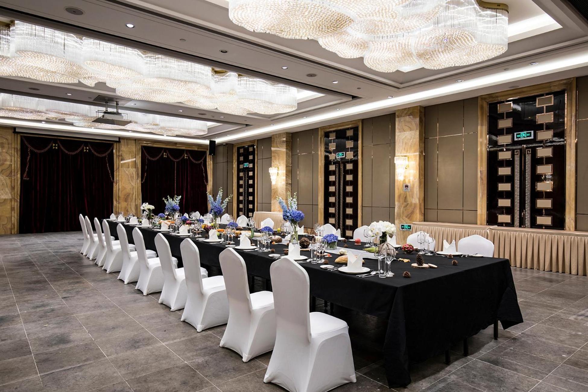Royal Garden Hotel Shanghai-Free Shuttle To And From Disney & Pvg & Close Metro Line2 Easy To Sha New Expo Ngoại thất bức ảnh