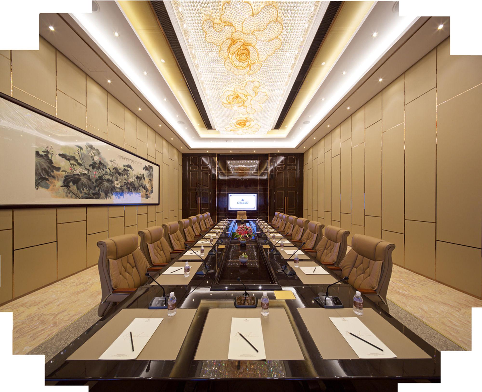 Royal Garden Hotel Shanghai-Free Shuttle To And From Disney & Pvg & Close Metro Line2 Easy To Sha New Expo Ngoại thất bức ảnh